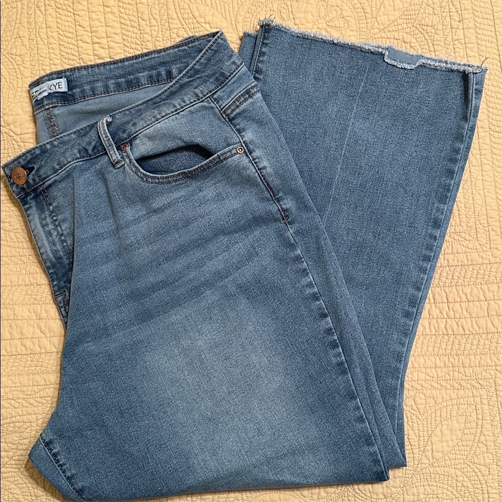 Size 20W Meri Skye Women's Cropped Blue Jeans - Picture 3 of 4